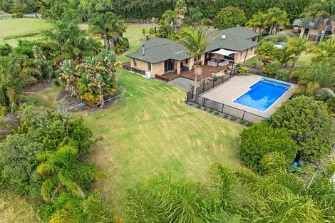 Photo of property in 30 Foster Road, Kumeu, 0891