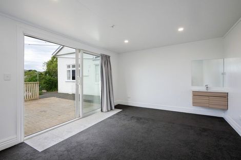 Photo of property in 22 Glenpark Avenue, Frankleigh Park, New Plymouth, 4310
