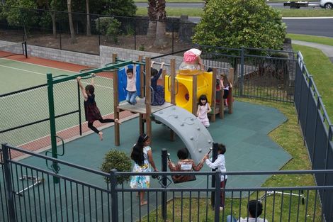 Photo of property in 5 Opito Way, East Tamaki, Auckland, 2013