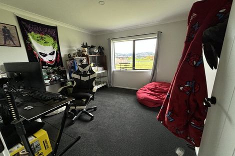 Photo of property in 8 Ash Close, Levin, 5510