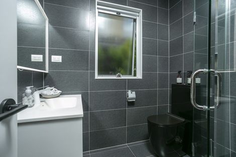 Photo of property in 81a Deep Creek Road, Waiake, Auckland, 0630