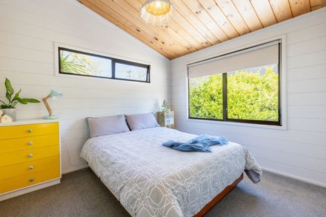 Photo of property in 124-126 Renown Road, Raumati South, Paraparaumu, 5032