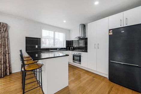 Photo of property in 11 Sunnyside Crescent, Papatoetoe, Auckland, 2025