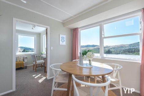 Photo of property in 18 Jane Grove, Paparangi, Wellington, 6037