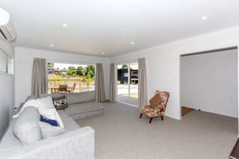 Photo of property in 60 Karina Road, Merrilands, New Plymouth, 4312