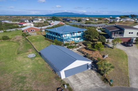 Photo of property in 9 Sylvia Way, Te Horo Beach, Otaki, 5581