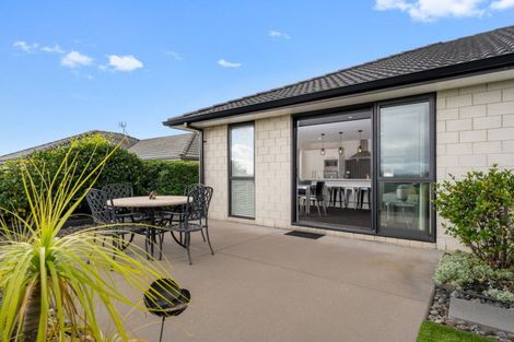 Photo of property in 18 Vista Close, Omokoroa, 3114