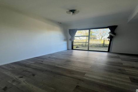 Photo of property in 313 Don Buck Road, Massey, Auckland, 0614