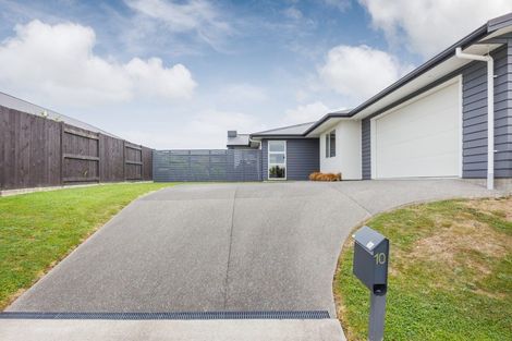 Photo of property in 10 Silicon Way, Fitzherbert, Palmerston North, 4410
