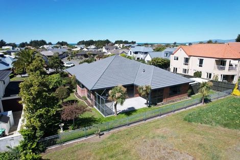 Photo of property in 18 Cordyline Place, Waimairi Beach, Christchurch, 8083