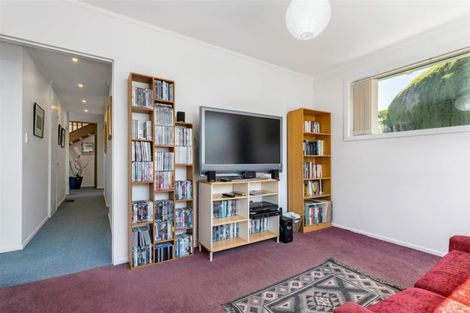 Photo of property in 3 Patchett Place Cashmere Christchurch City