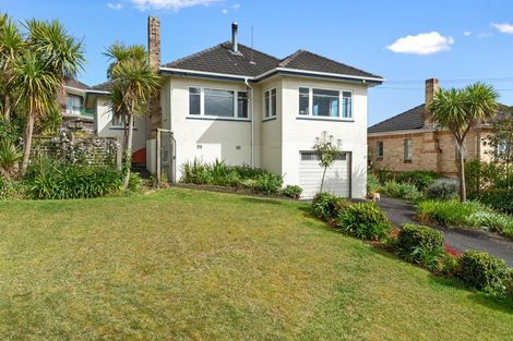 Photo of property in 122 Maeroa Road, Maeroa, Hamilton, 3200