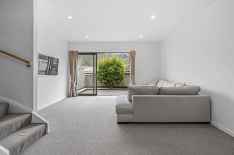 Photo of property in 2/7 Handyside Street, Tawa, Wellington, 5028