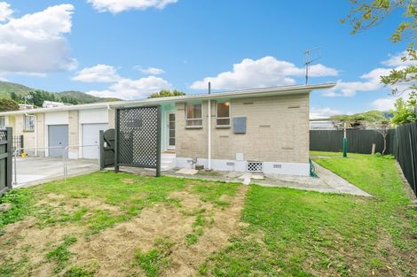 Photo of property in 309b Wellington Road, Wainuiomata, Lower Hutt, 5014