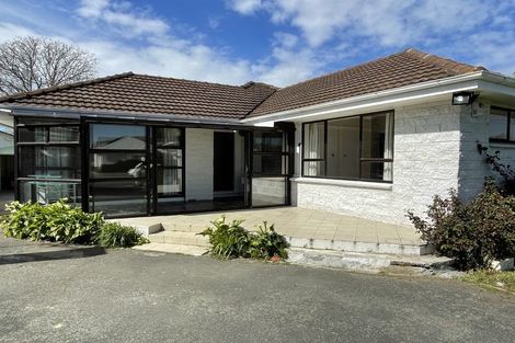 Photo of property in 132 Avonhead Road, Avonhead, Christchurch, 8042