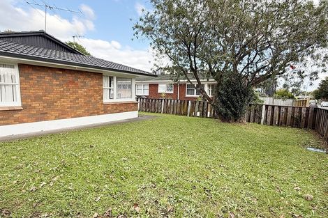 Photo of property in 1/6 Edgewater Drive, Pakuranga, Auckland, 2010