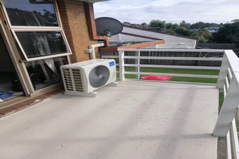 Photo of property in 1 Halberg Street, Glenfield, Auckland, 0629