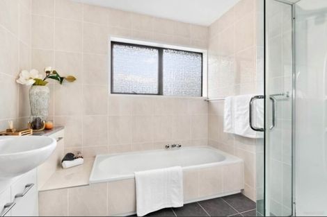 Photo of property in 59 Luton Avenue, Sunnyhills, Auckland, 2010