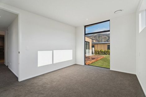 Photo of property in 44 Stackbrae Avenue, Wanaka, 9305