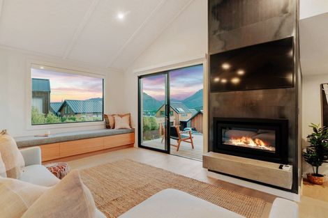 Photo of property in 19 Falconer Rise, Jacks Point, Queenstown, 9371