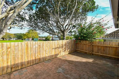 Photo of property in 2/2 Tampin Road, Hillpark, Auckland, 2102