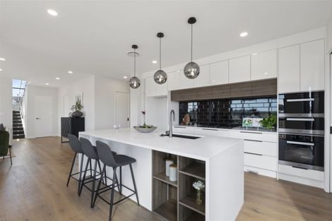 Photo of property in 22 Longshore Drive, Long Bay, Auckland, 0630