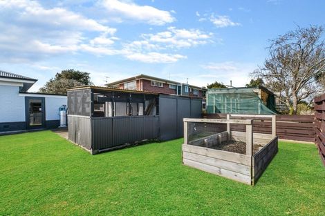 Photo of property in 82 Racecourse Road, Waiuku, 2123