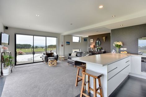 Photo of property in 92 Sinclair Road, Browns, Winton, 9782