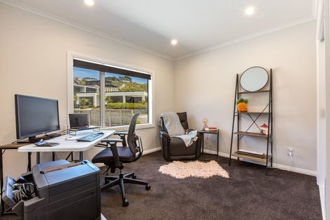 Photo of property in 25 Ken Douglas Drive, Aotea, Porirua, 5024