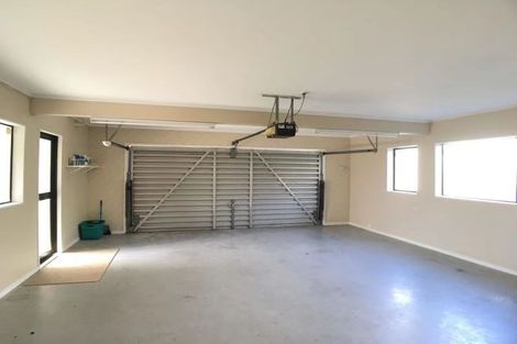 Photo of property in 13 Framalda Place, Conifer Grove, Takanini, 2112