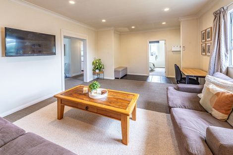 Photo of property in 16 Central Avenue, Gonville, Whanganui, 4501