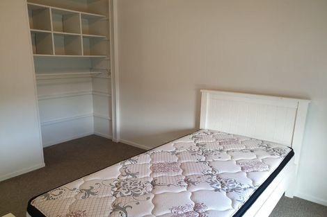 Photo of property in 1/546 Glenfield Road, Glenfield, Auckland, 0629