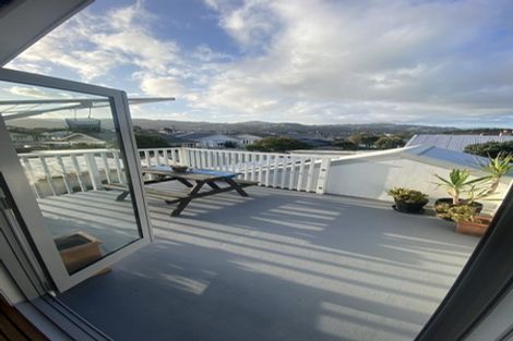 Photo of property in 241 The Esplanade, Petone, Lower Hutt, 5012