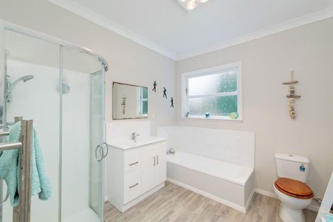 Photo of property in 59 Kamahi Street, Stokes Valley, Lower Hutt, 5019