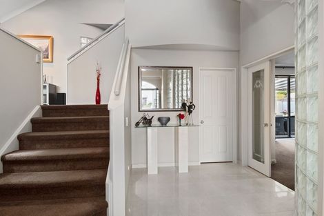 Photo of property in 6 Courtneys, West Harbour, Auckland, 0618