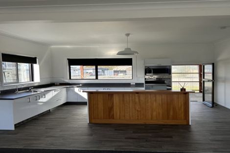 Photo of property in 16 Douglas Street, Balclutha, 9230