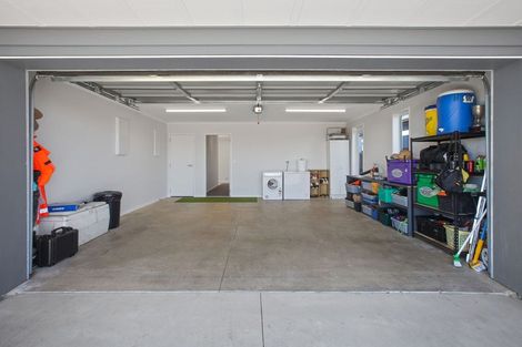 Photo of property in 9 Whata Street, Clarks Beach, 2122