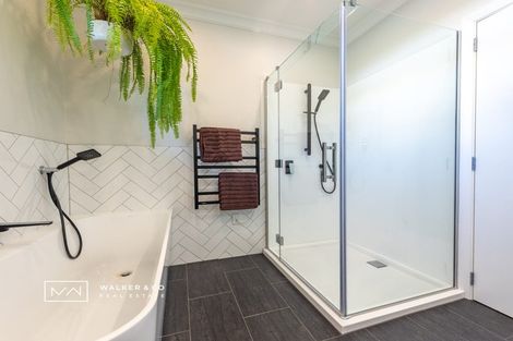 Photo of property in 15 Raukawa Grove, Trentham, Upper Hutt, 5018