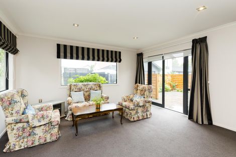 Photo of property in 7 Virtue Place, Hokowhitu, Palmerston North, 4410