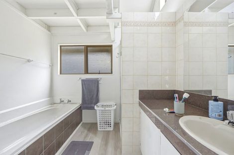 Photo of property in 10 Stredwick Drive, Torbay, Auckland, 0630