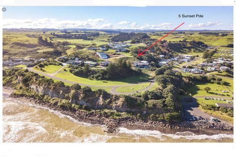 Photo of property in 5 Sunset Parade, Kai Iwi, Wanganui, 4574