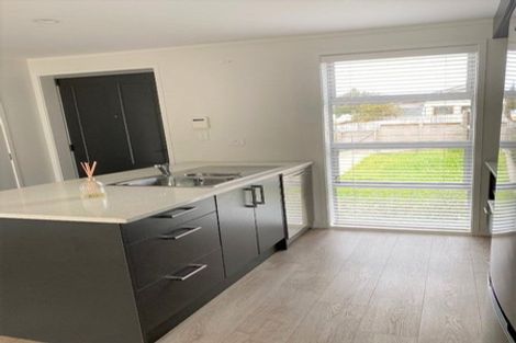 Photo of property in 1 Kaneke Place, Glen Eden, Auckland, 0602