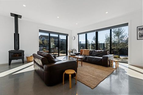 Photo of property in 38 Stratford Drive, Mount Pisa, Cromwell, 9383