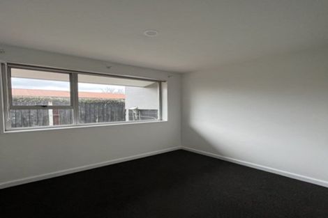 Photo of property in 32 Ambleside Drive, Burnside, Christchurch, 8053