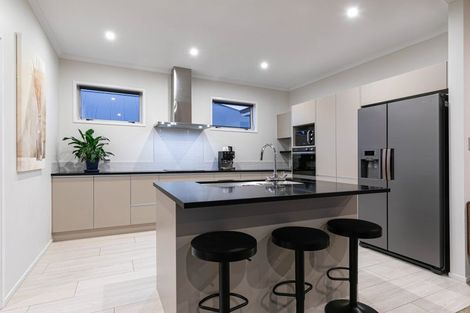 Photo of property in 22 Malbec Place, Huapai, Kumeu, 0810