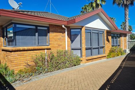 Photo of property in 10 Angel Way, Stanmore Bay, Whangaparaoa, 0932