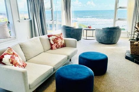 Photo of property in 66 Messenger Terrace, Oakura, 4314