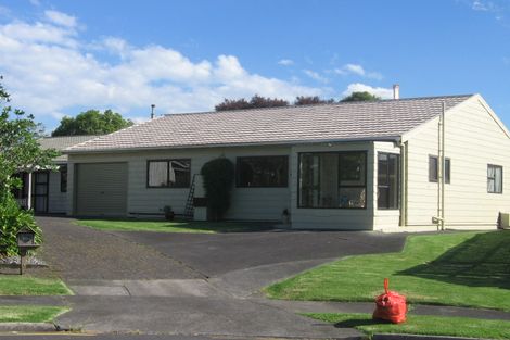 Photo of property in 1/10 Raupapa Street, Northcote, Auckland, 0627