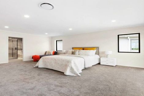 Photo of property in 18 Evergreen Parade, Rosehill, Papakura, 2113