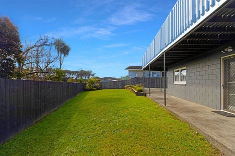 Photo of property in 20 Tanoa Place, Glendene, Auckland, 0602